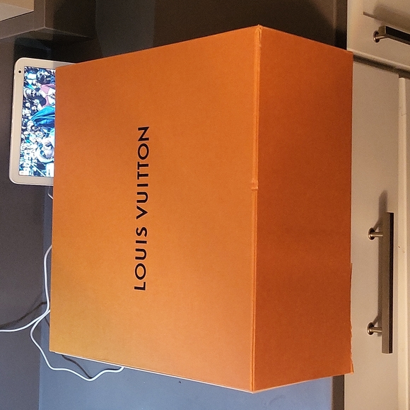 *IN NEED OF REPAIR* Louis Vuitton Houston Vernis Bag - Picture 11 of 12